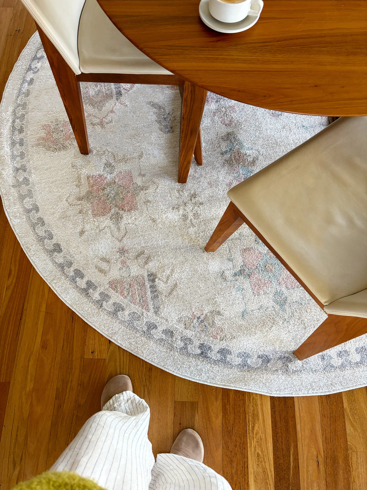 Pebblebrook Cream and Pink Traditional Round Rug - Image 5