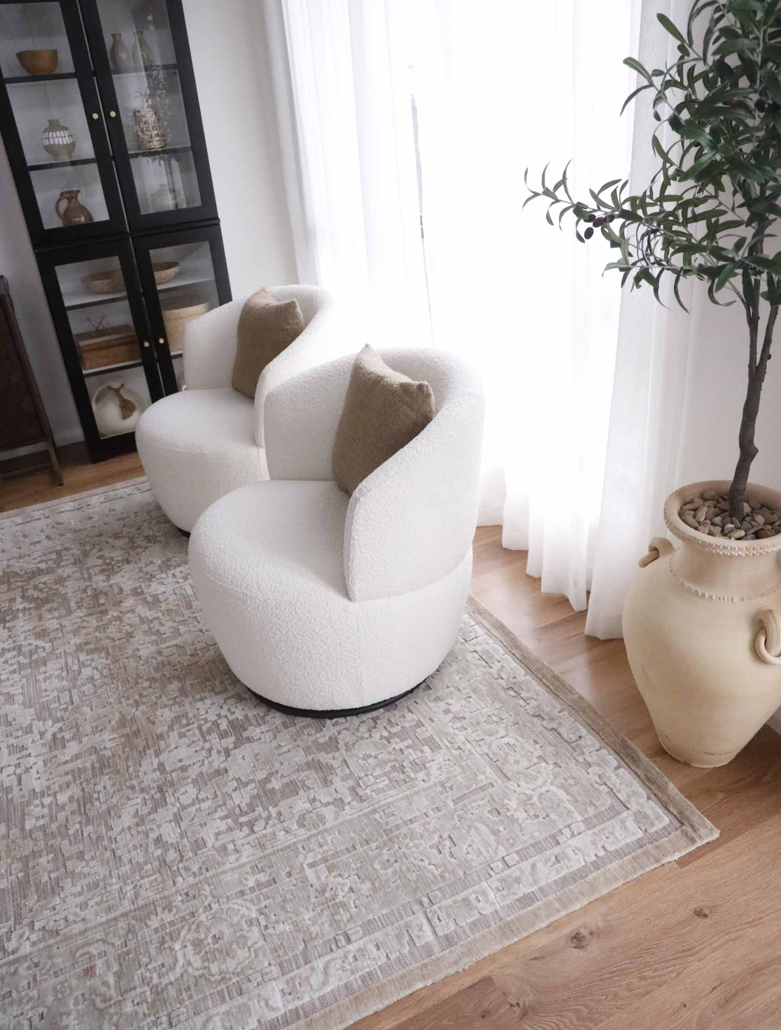 Piya Brown and Grey Traditional Distressed Rug - Image 5