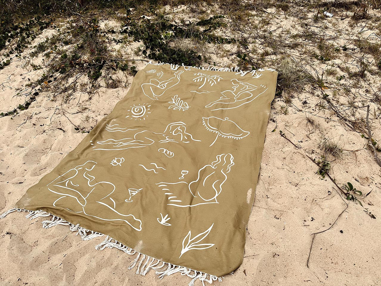 Pragya Abstract Pattern Picnic Rug - Image 6