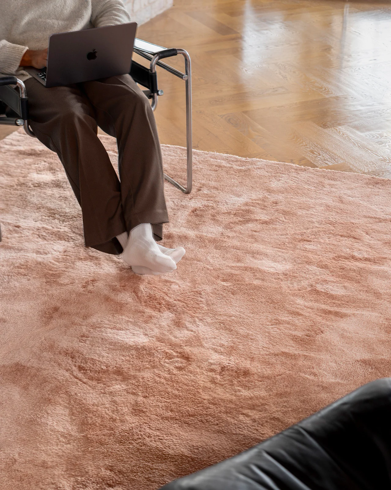 Reese Warm Peach Shag Rug - Image 4