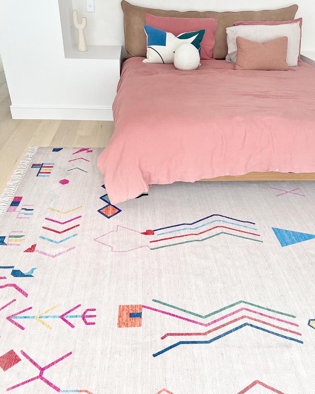 Remi Ivory Multi-Colour Abstract Tribal Indoor Outdoor Rug - Image 11
