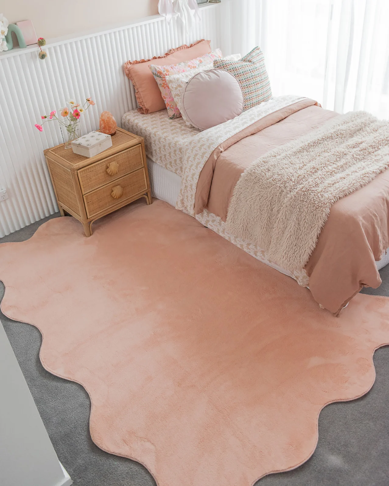 Robyn Peach Pink Scallop Washable Rug - Image 4