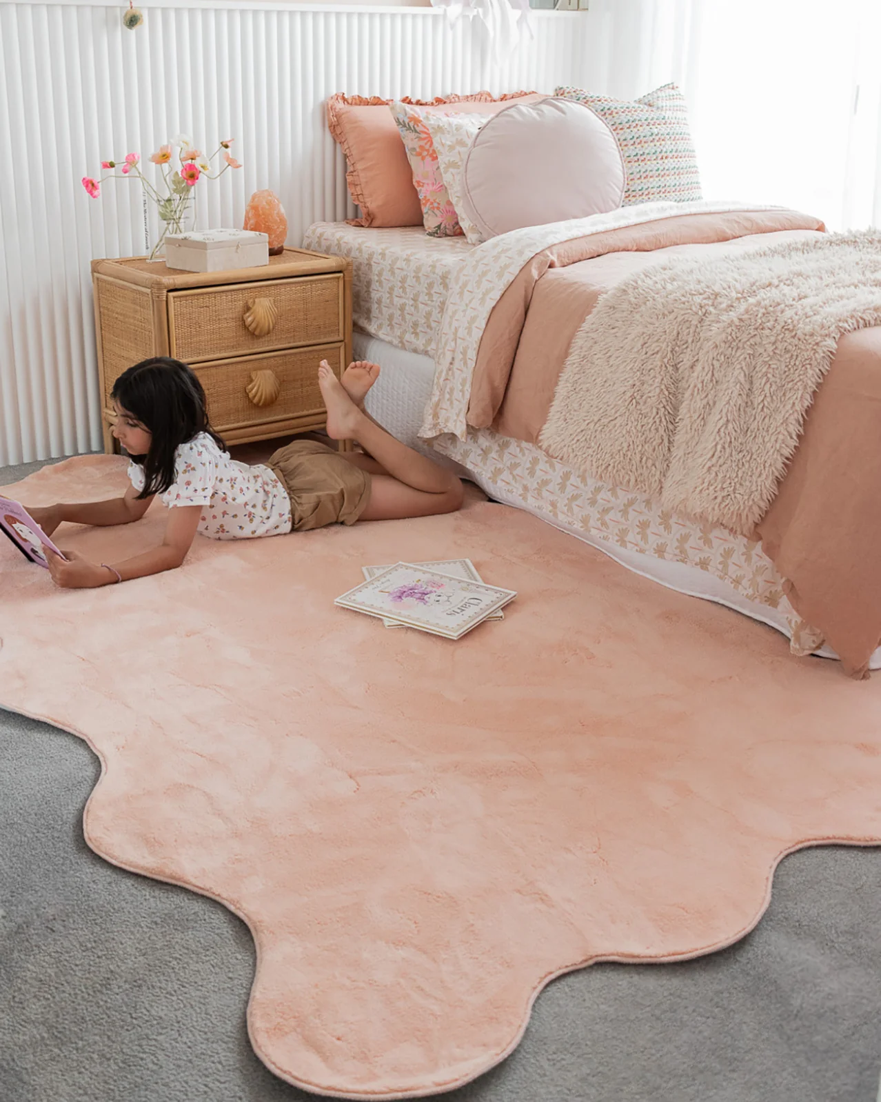 Robyn Peach Pink Scallop Washable Rug - Image 7
