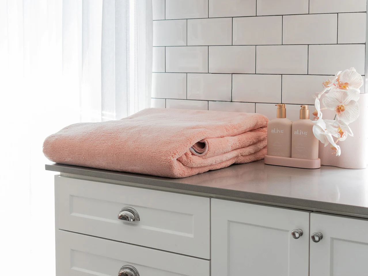 Robyn Peach Pink Scallop Washable Rug - Image 8