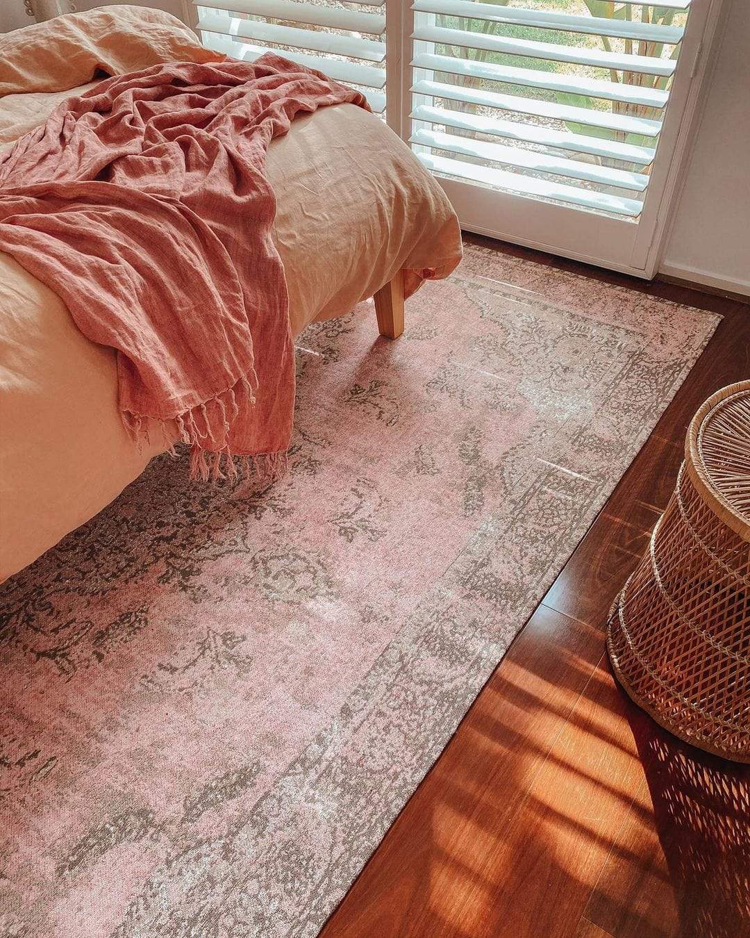 Sahara Turkish Style Pink Distressed Medallion Rug - Image 14