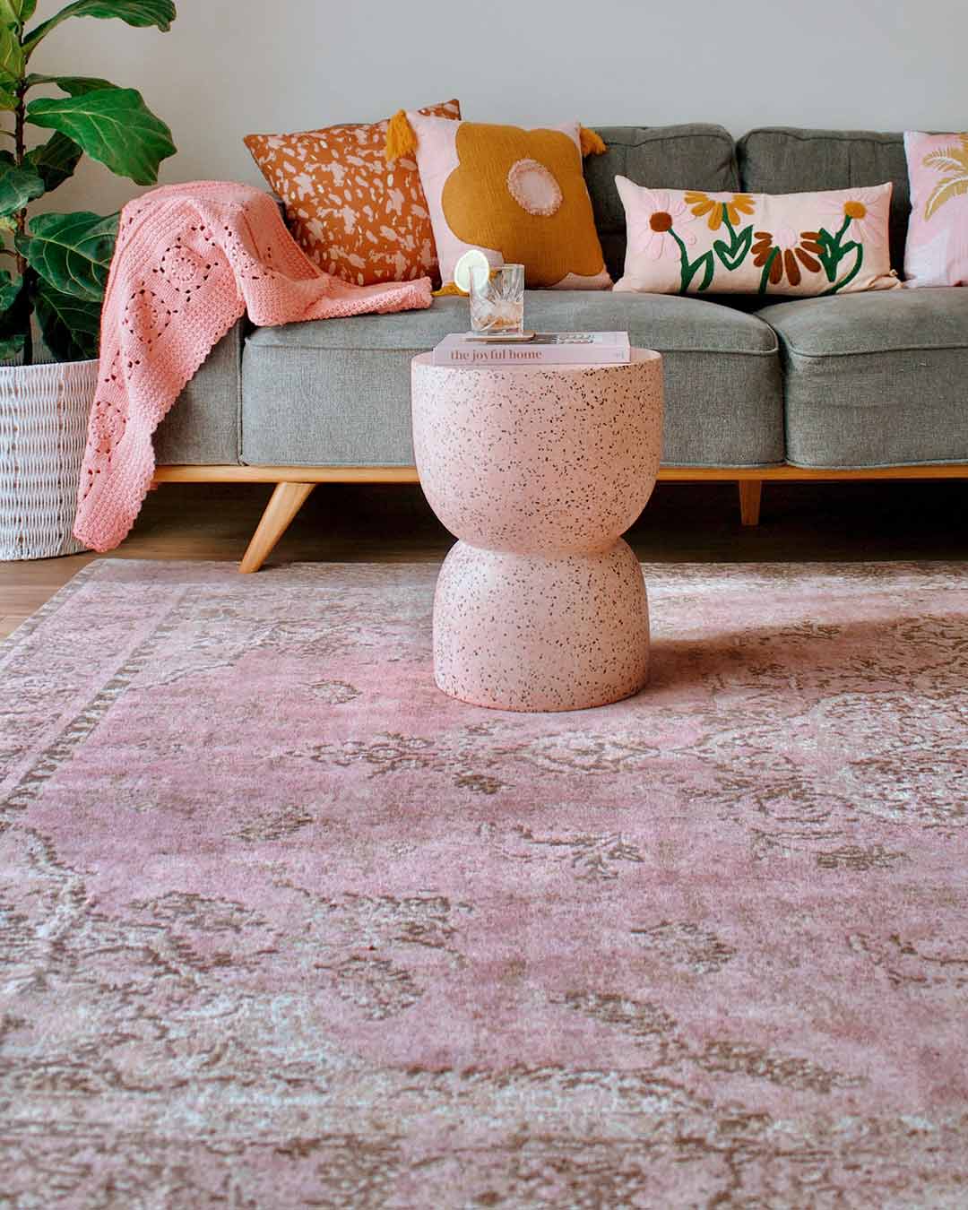 Sahara Turkish Style Pink Distressed Medallion Rug - Image 6