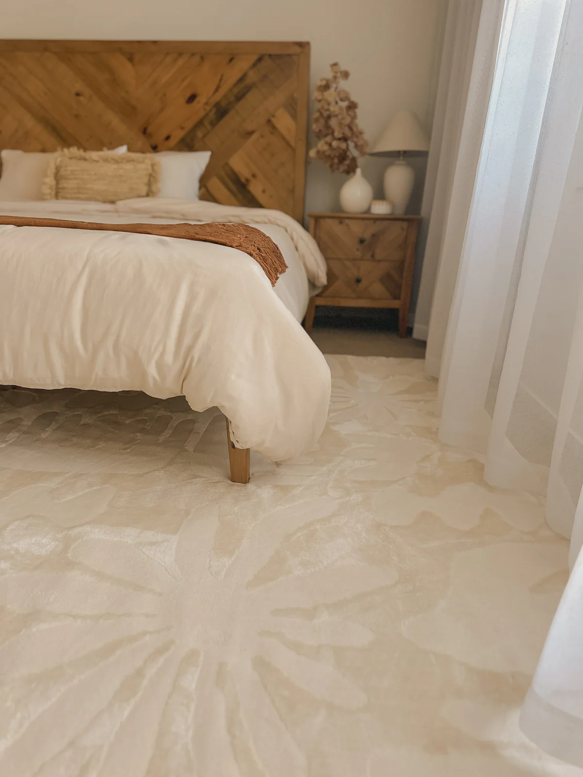 Salah Textured Abstract Neutral Rug - Image 3