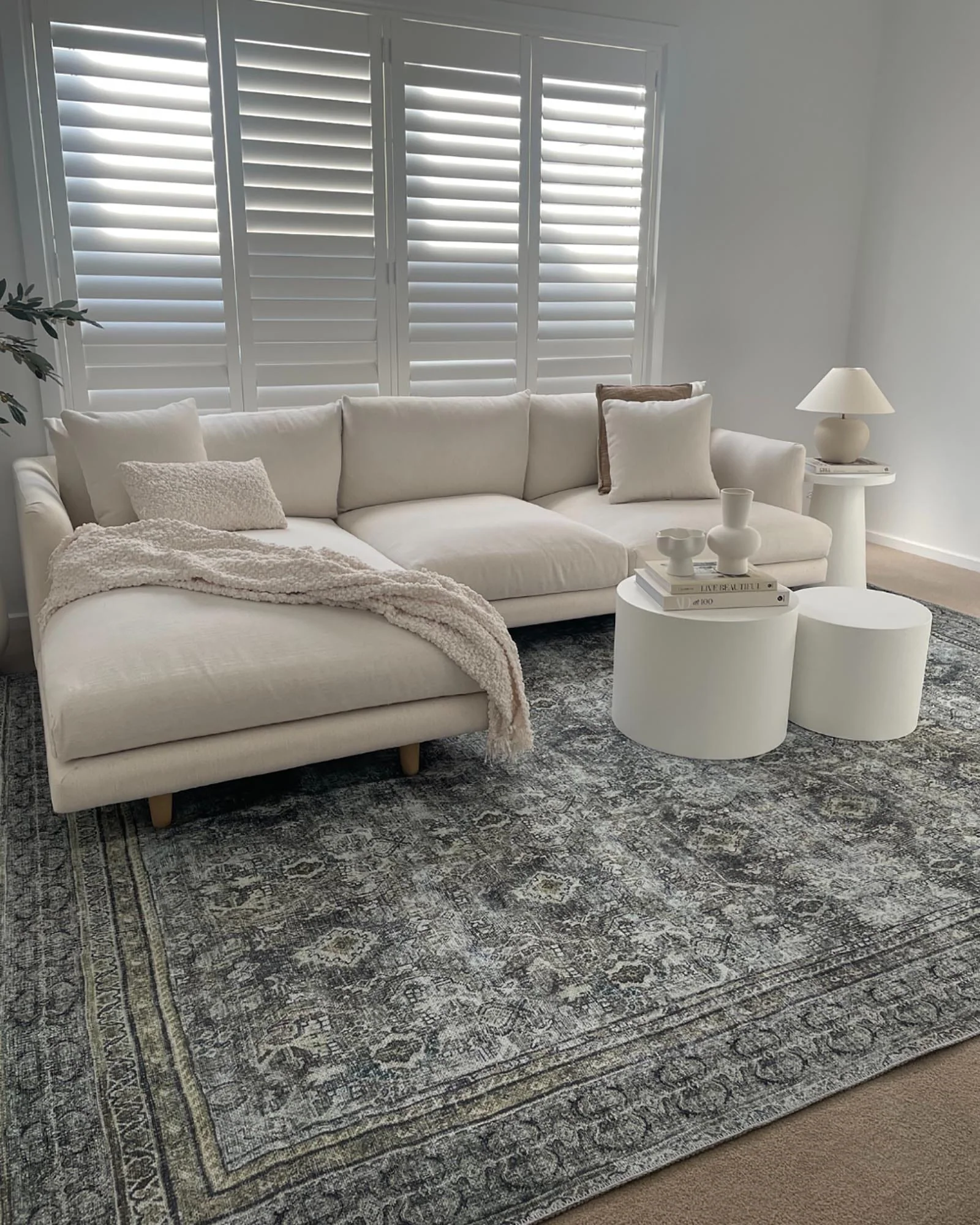 Santi Green and Grey Traditional Distressed Washable Rug - Image 10