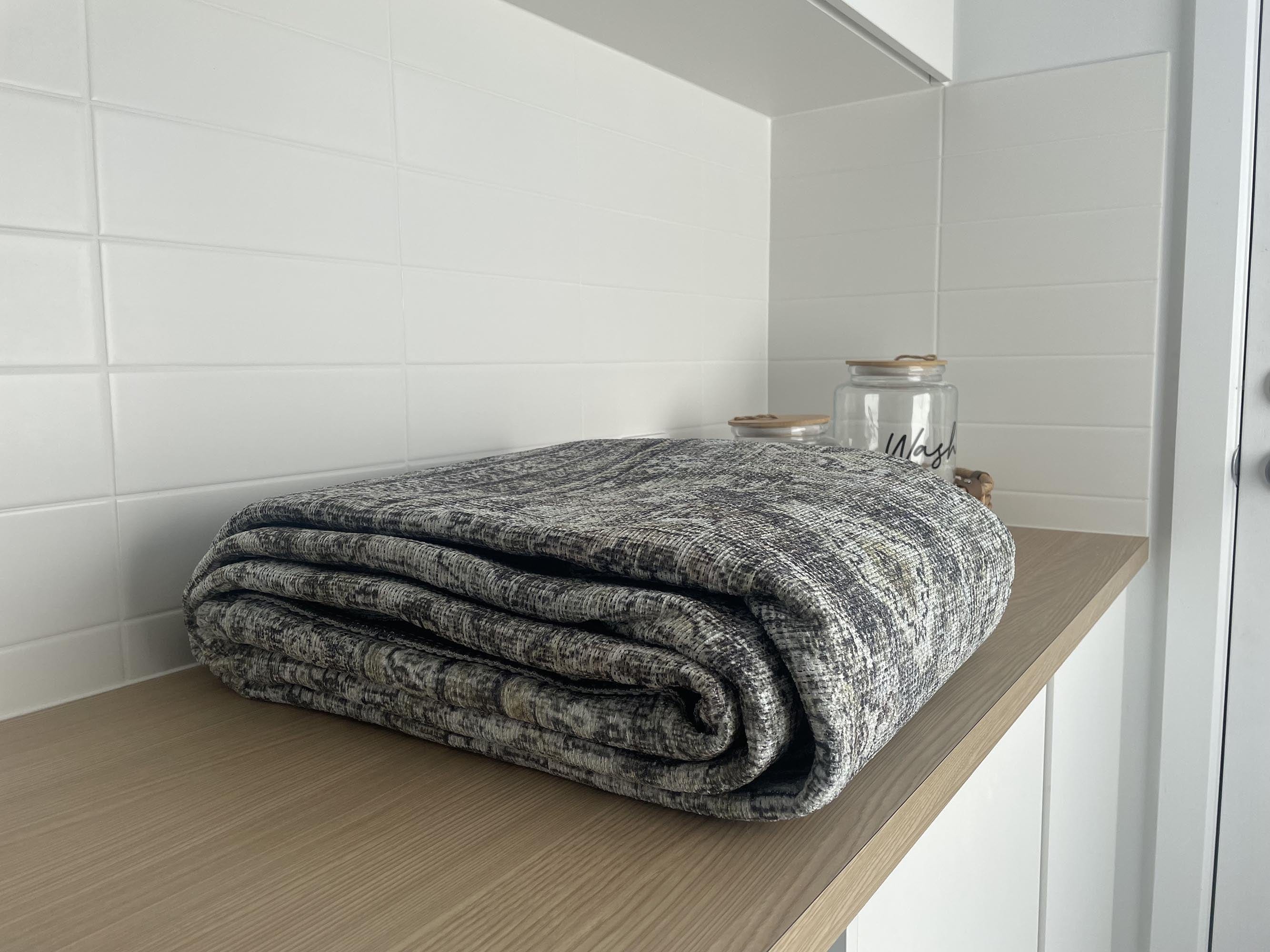 Santi Green and Grey Traditional Distressed Washable Rug - Image 14