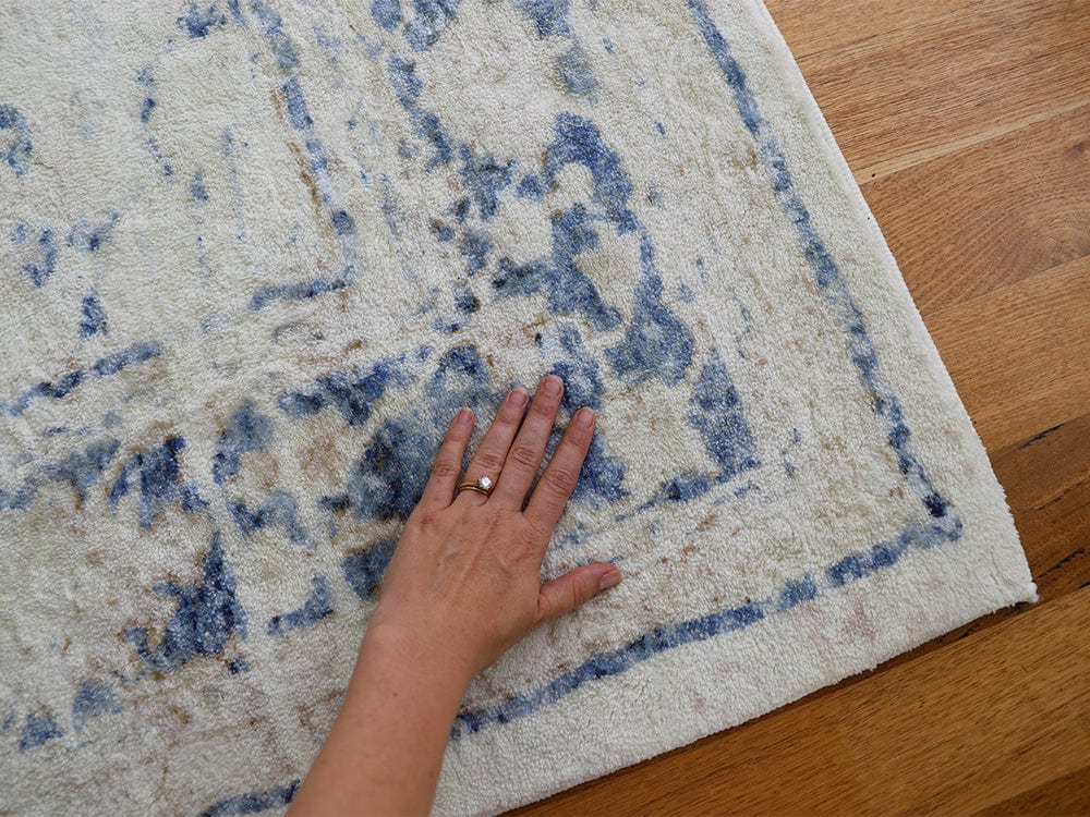 Sarafina Blue and Grey Distressed Washable Rug - Image 3