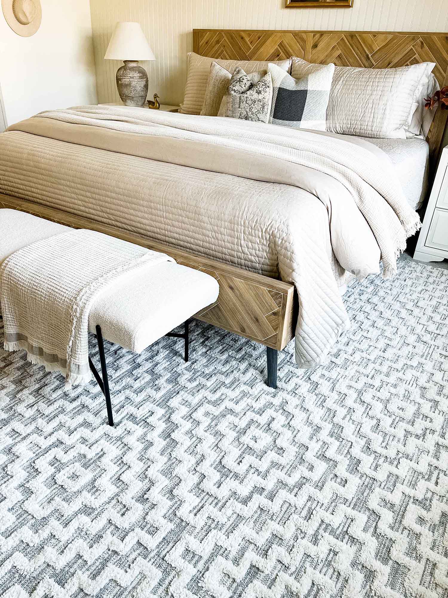 Sarita Ivory and Grey Geometric Textured Rug - Image 13