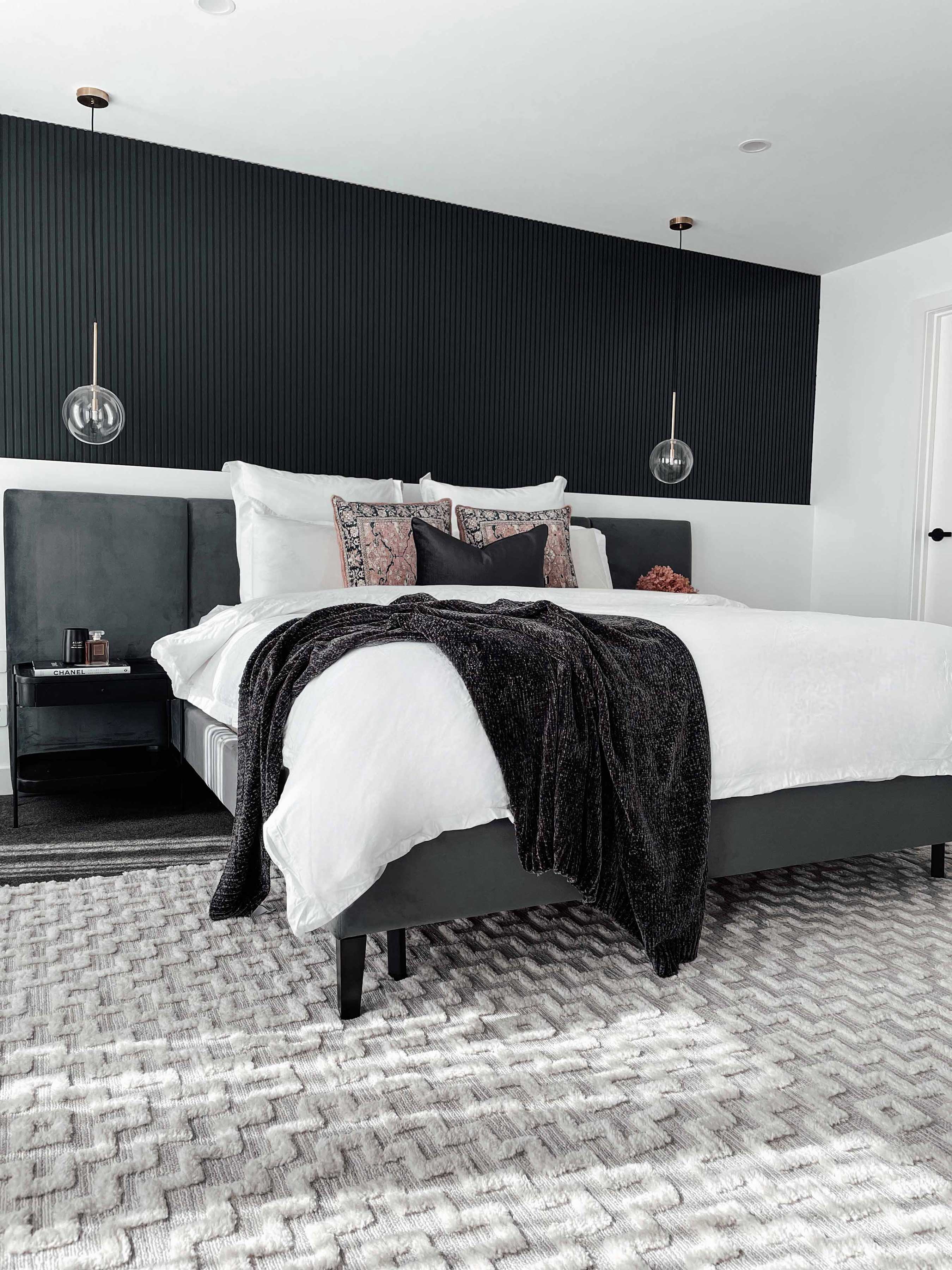 Sarita Ivory and Grey Geometric Textured Rug - Image 5
