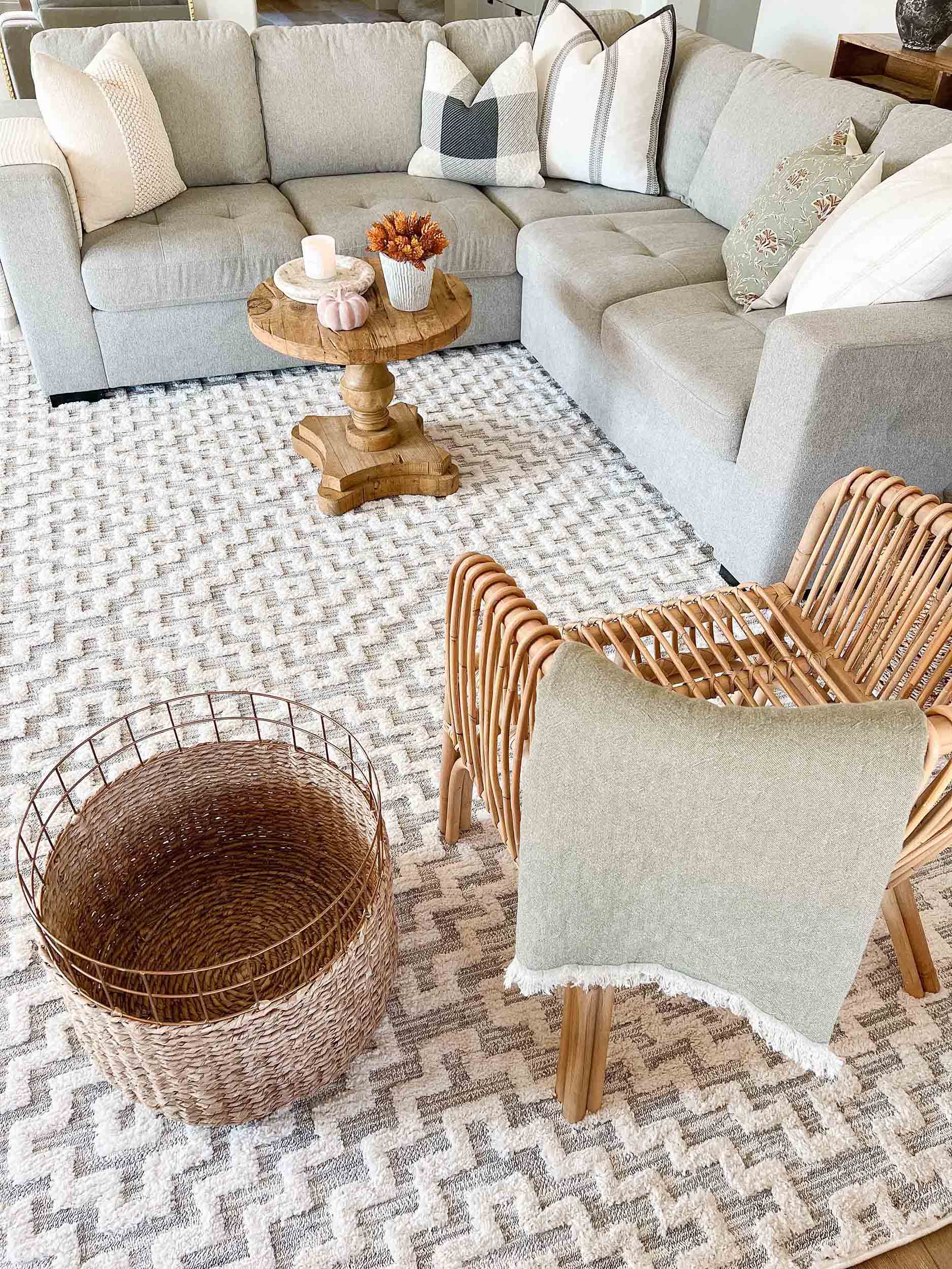 Sarita Ivory and Grey Geometric Textured Rug - Image 9