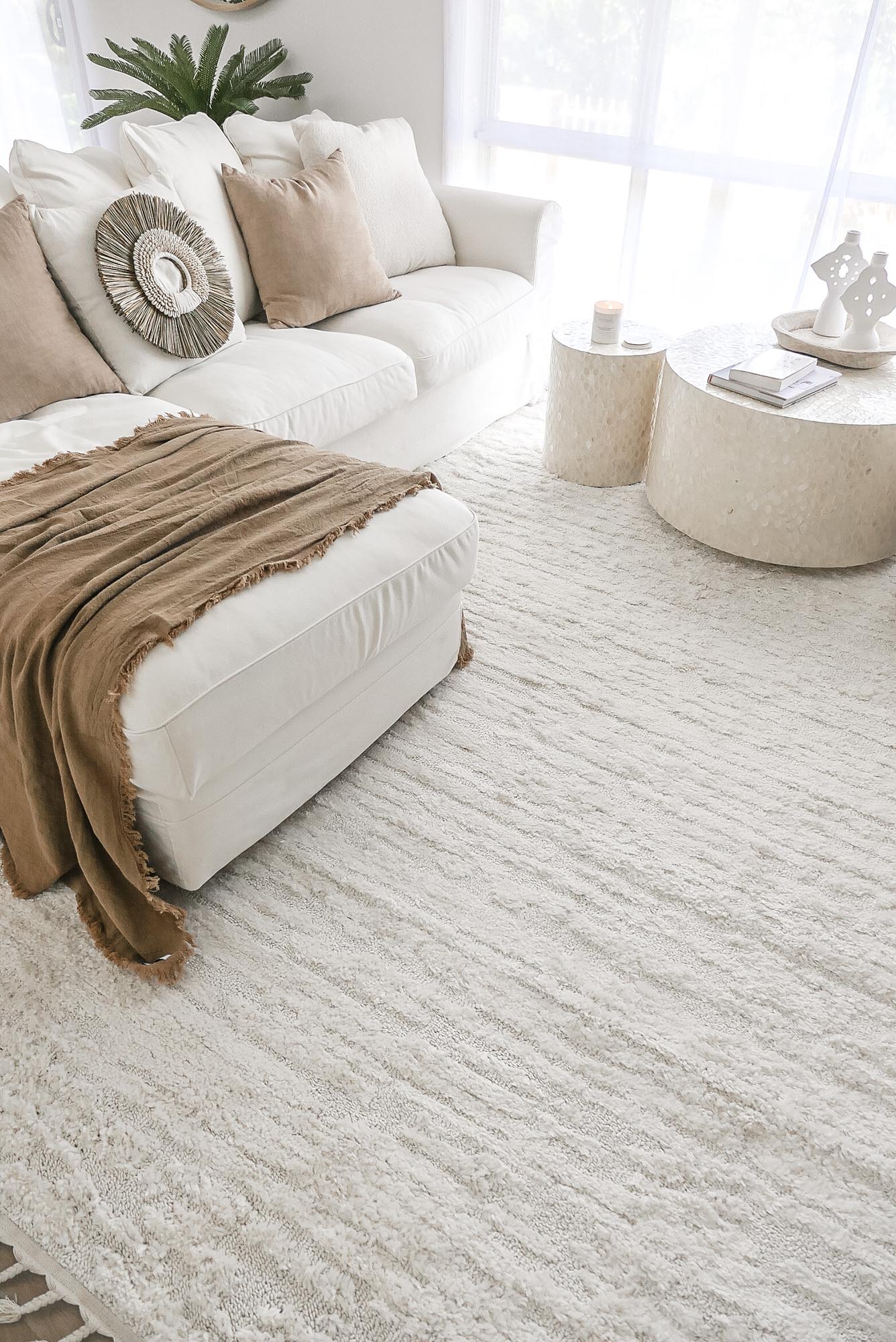 Serena Ivory Cream Textured Tassel Rug - Image 15