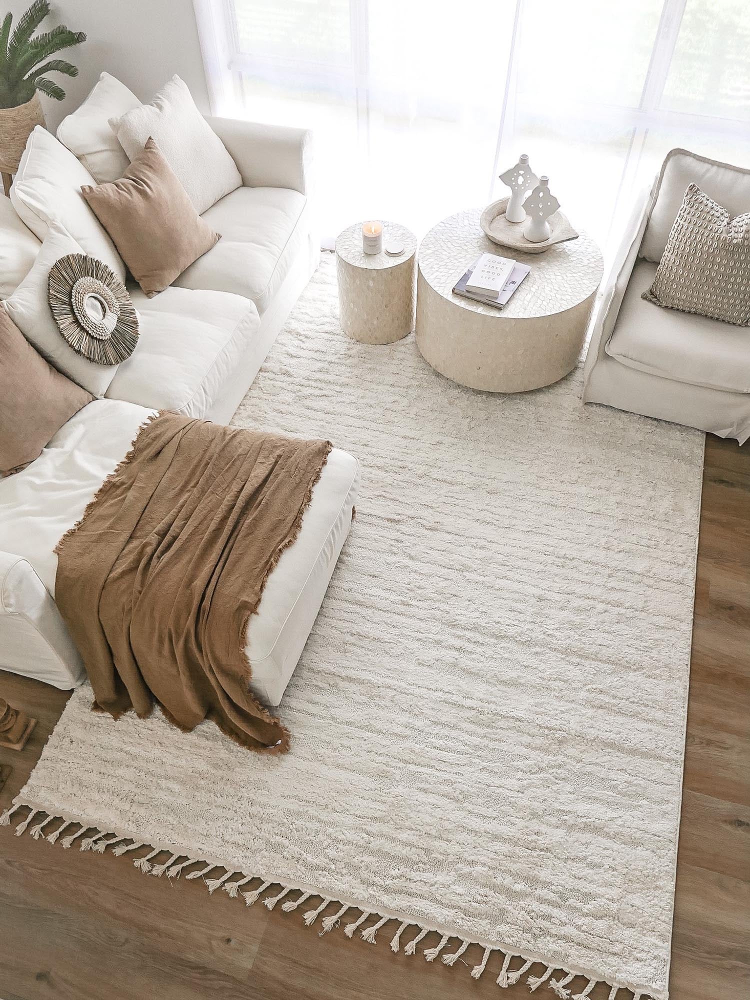 Serena Ivory Cream Textured Tassel Rug - Image 16