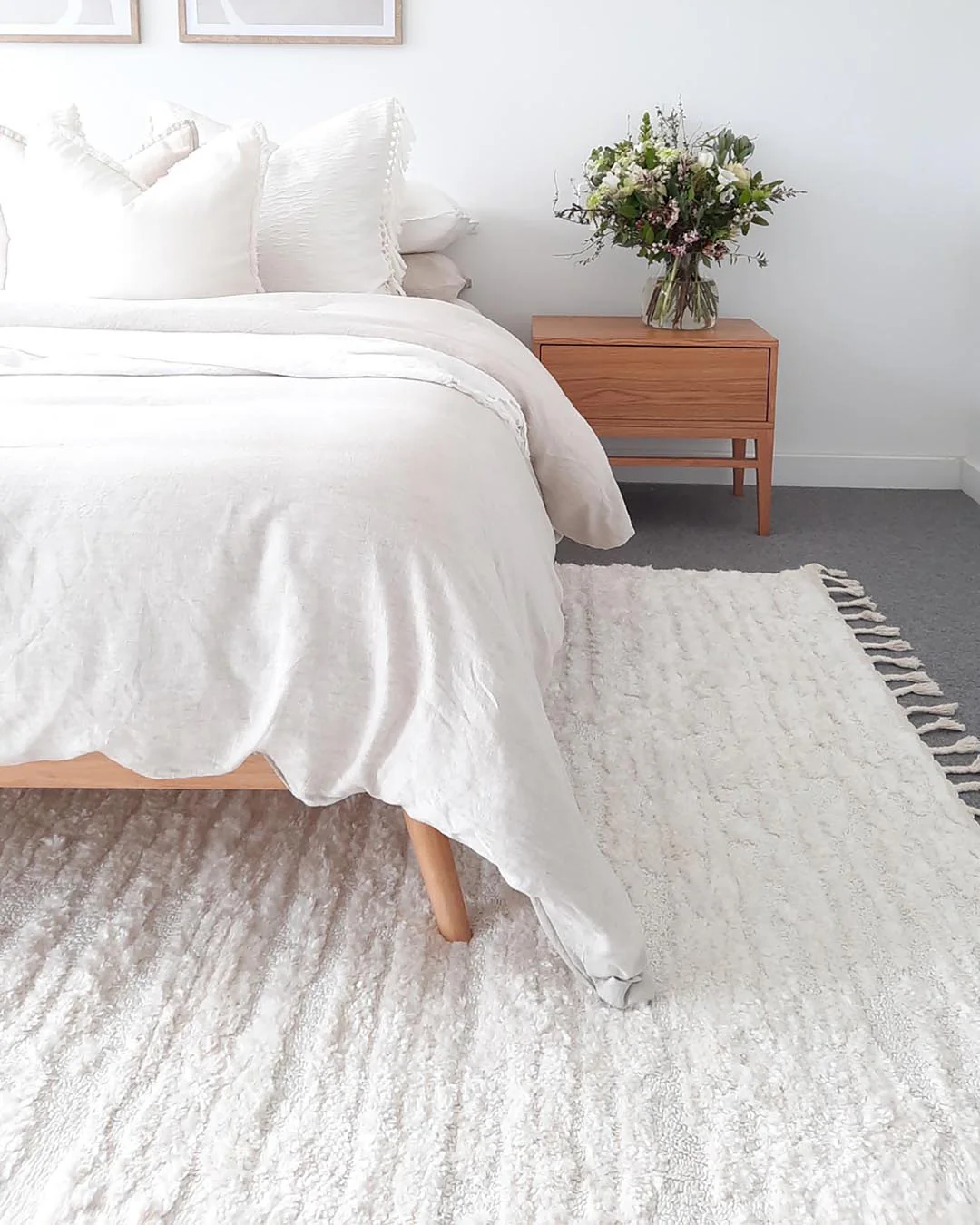 Serena Ivory Cream Textured Tassel Rug - Image 7