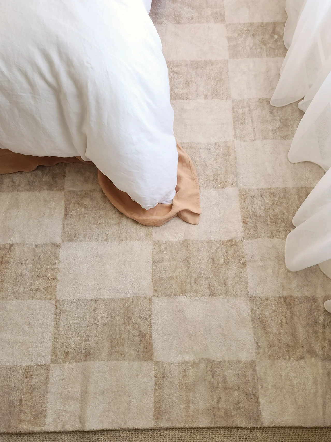 Shira Neutral Beige Checkered Washable Rug - Image 8