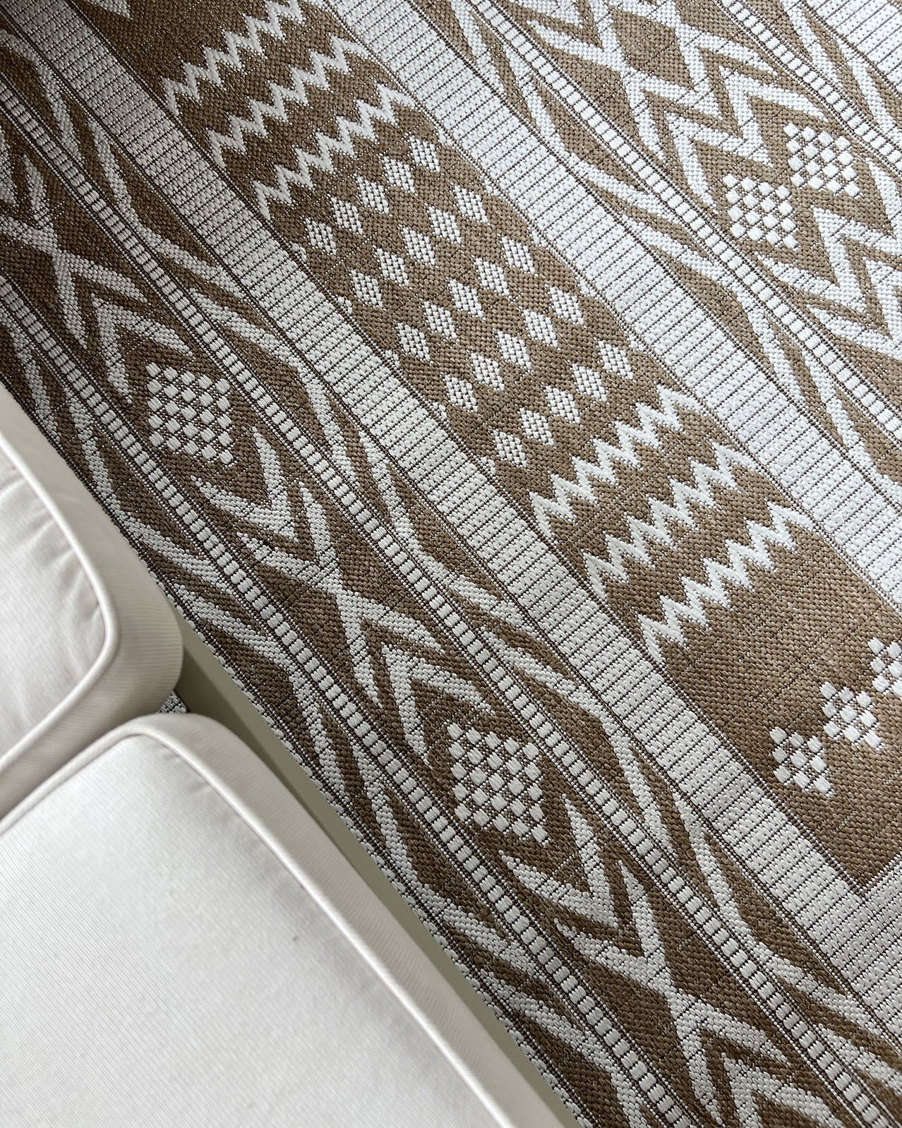 Sitaah Brown and Ivory Tribal Flatweave Indoor Outdoor Rug - Image 8