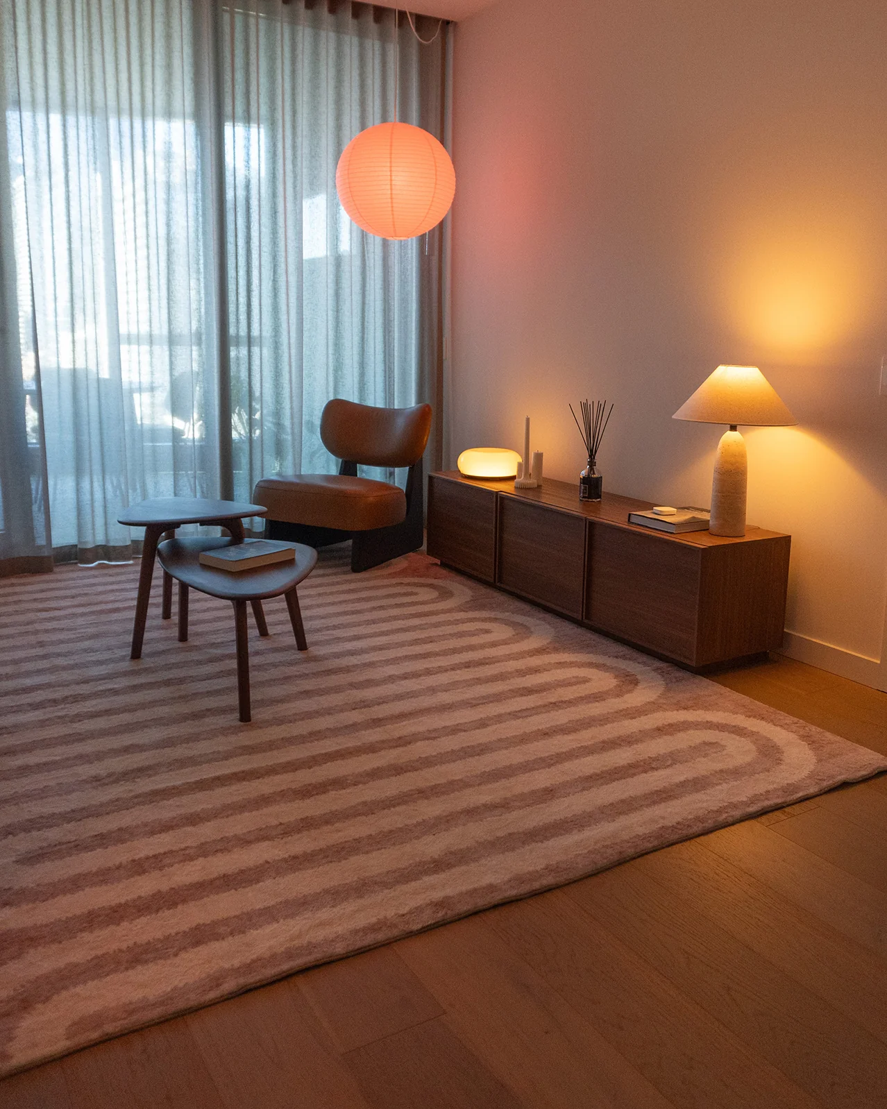 Sloan Beige Curve Pattern Washable Rug - Image 4