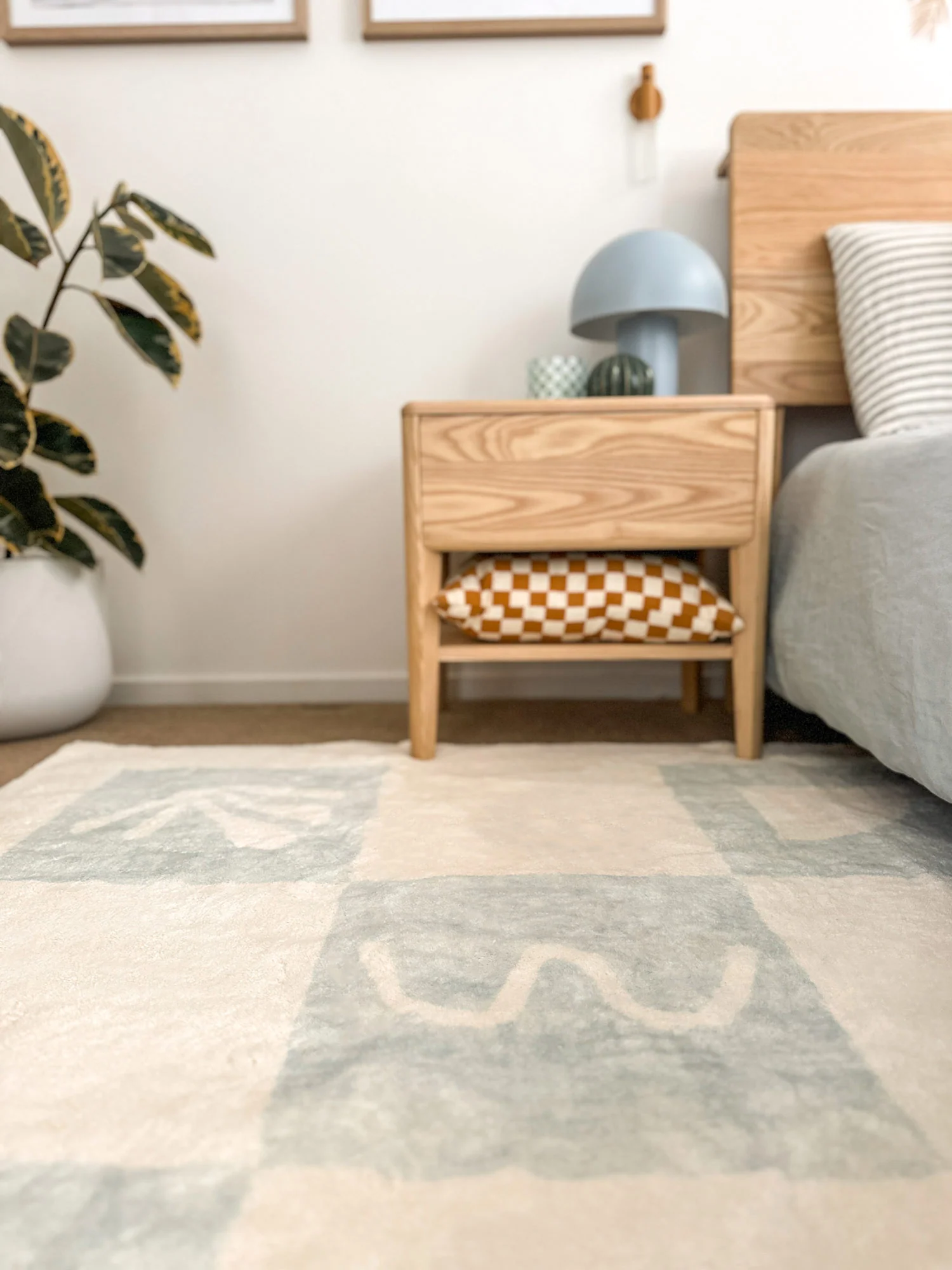 Tara Blue and Cream Checkered Washable Rug - Image 5