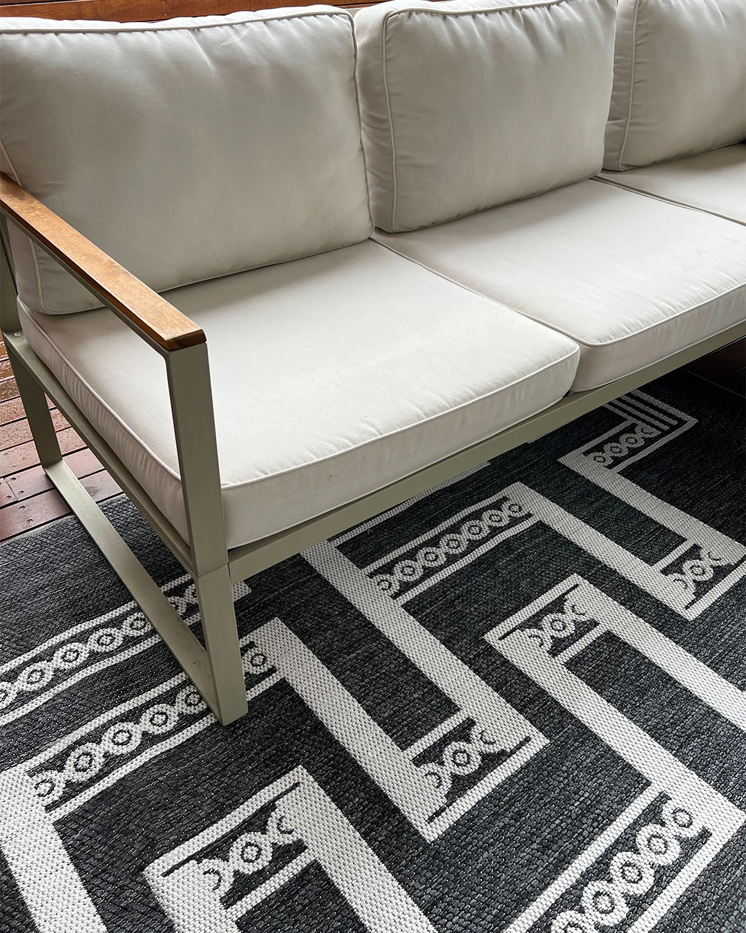 Teyona Charcoal and Ivory Tribal Flatweave Indoor Outdoor Rug - Image 3