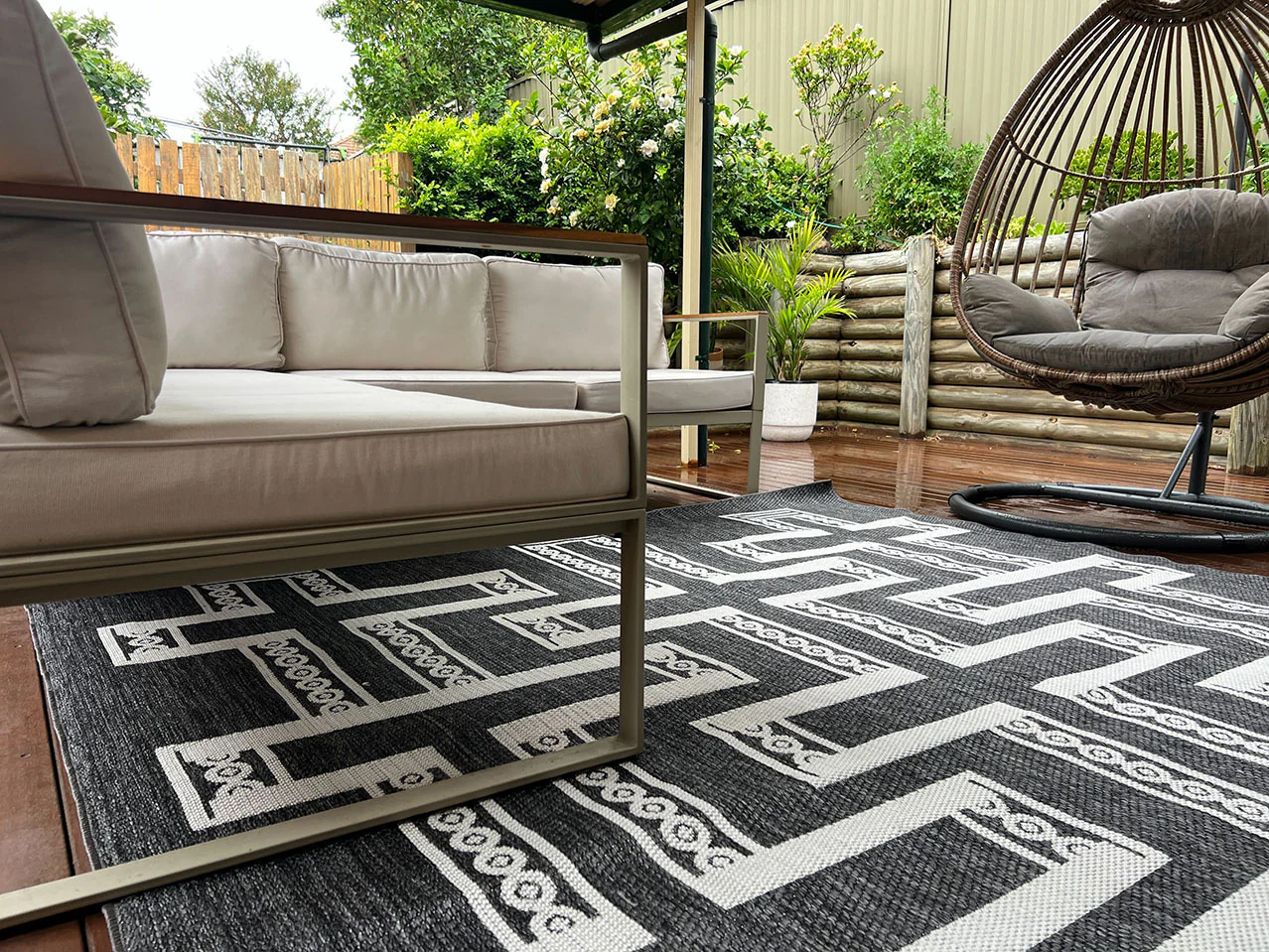 Teyona Charcoal and Ivory Tribal Flatweave Indoor Outdoor Rug - Image 7
