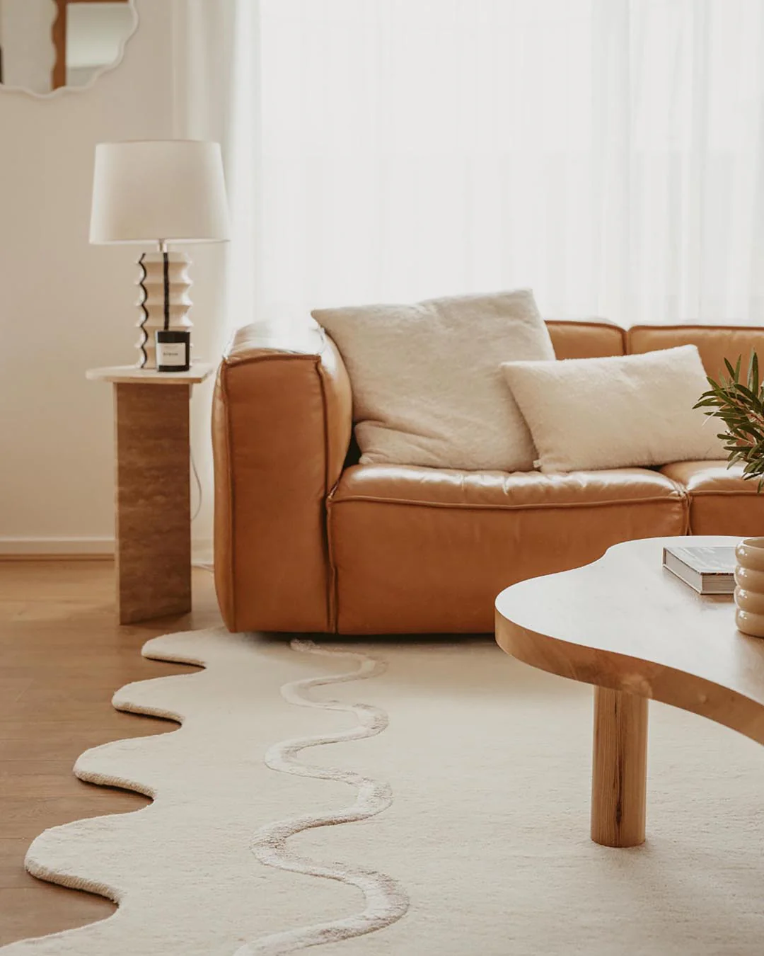 Tippy Cream Scalloped Handmade Wool Rug - Image 14