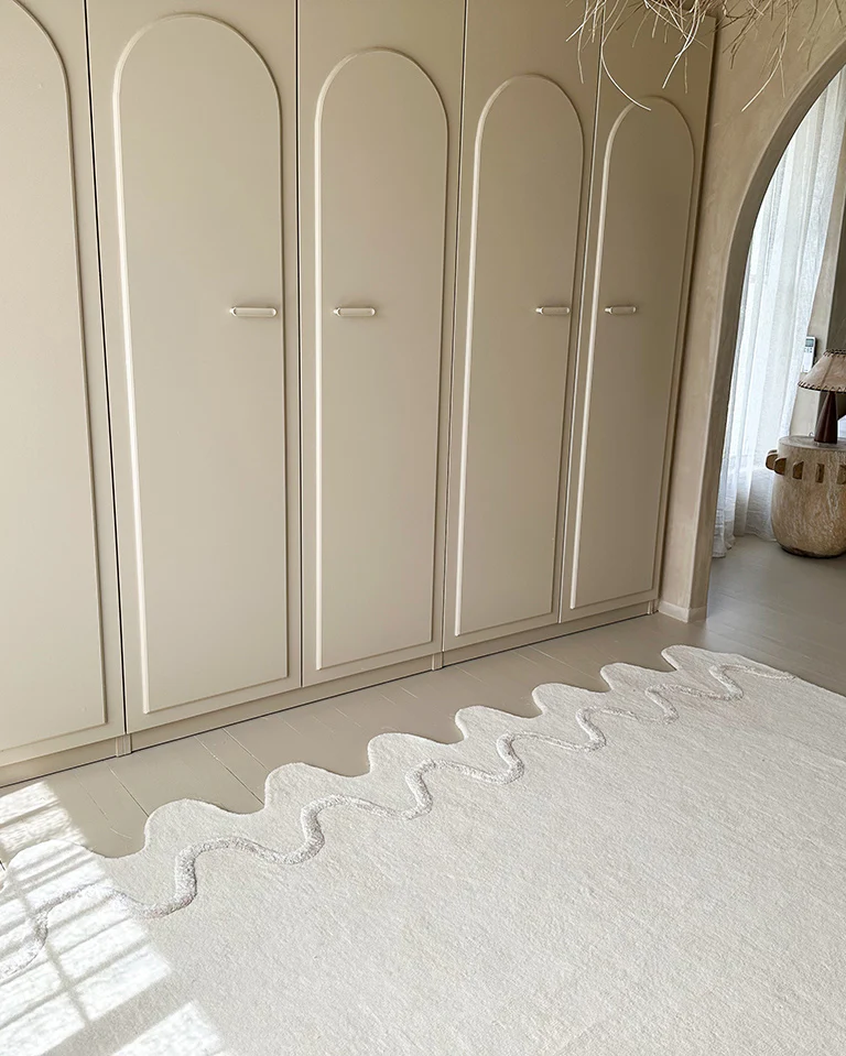 Tippy Cream Scalloped Handmade Wool Rug - Image 6