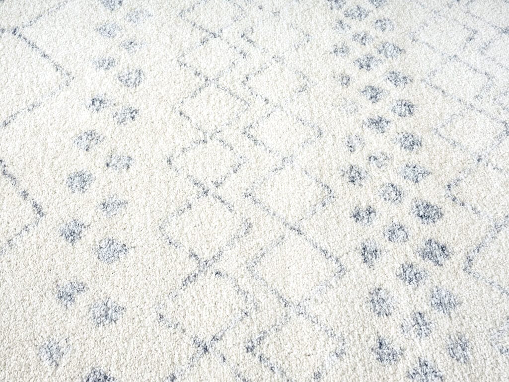 Toni Ivory and Grey Tribal Diamond Rug - Image 11