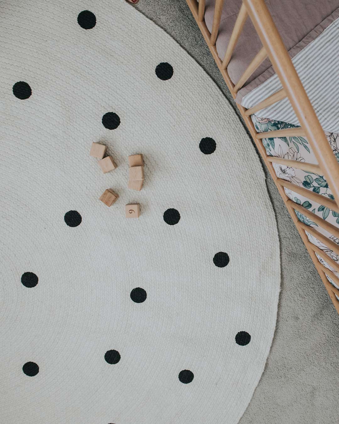 Totit Beige and Black Spotted Round Jute Rug - Image 2