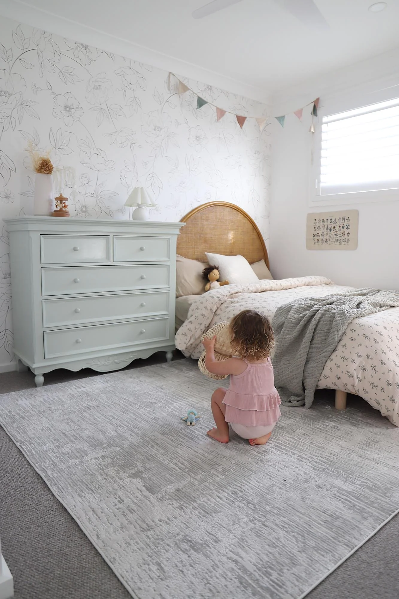 Valerie Ivory and Grey Distressed Tribal Rug - Image 13