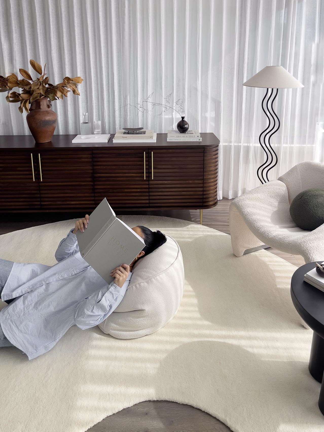 Vanni Solid Cream Curved Wool Rug - Image 10
