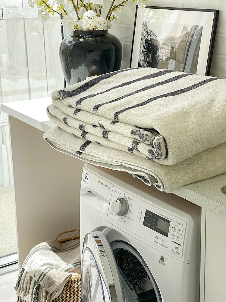 Vesper Black and Ivory Tribal Washable Rug - Image 4