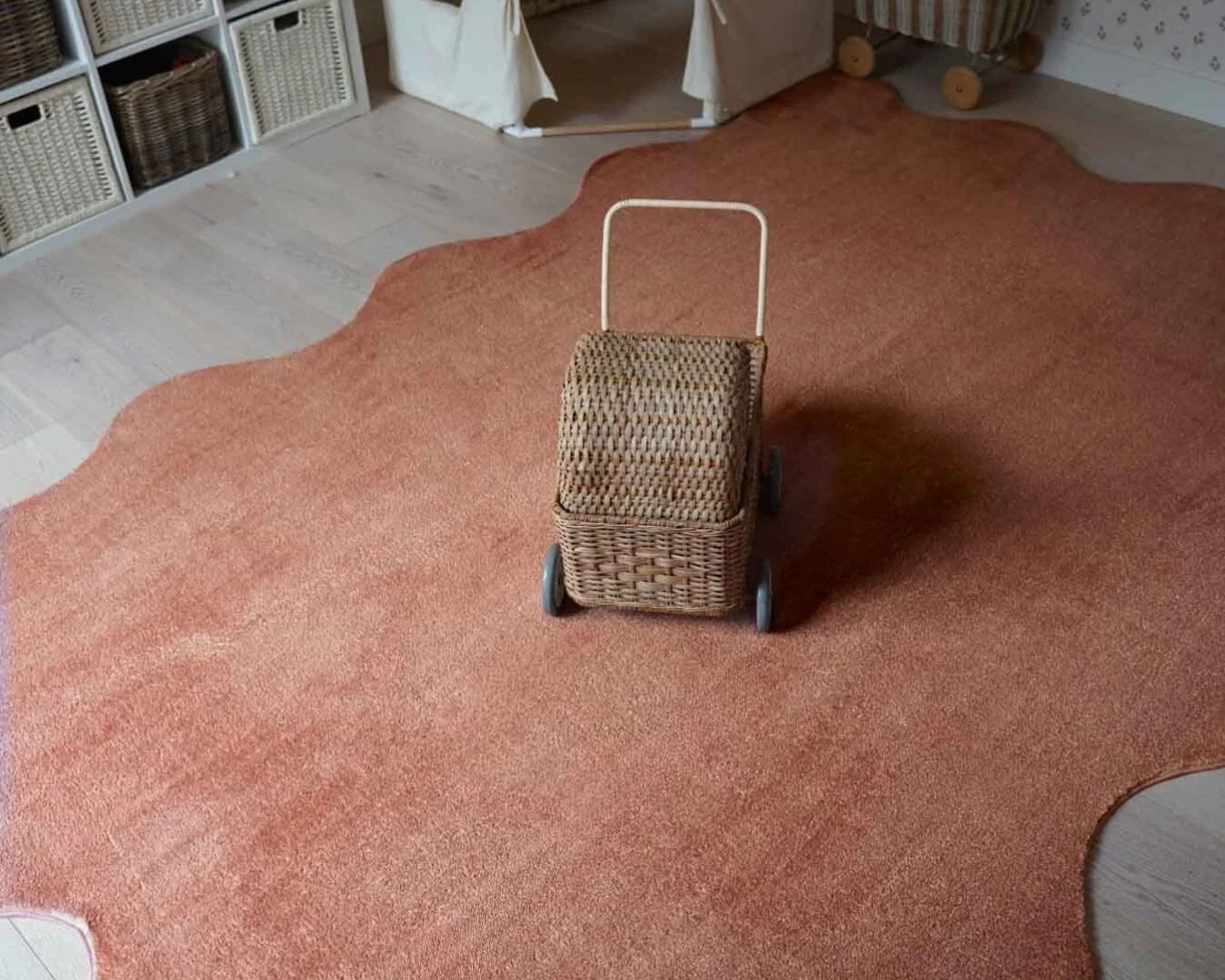 Vesta Red Scallop Washable Rug - Image 3