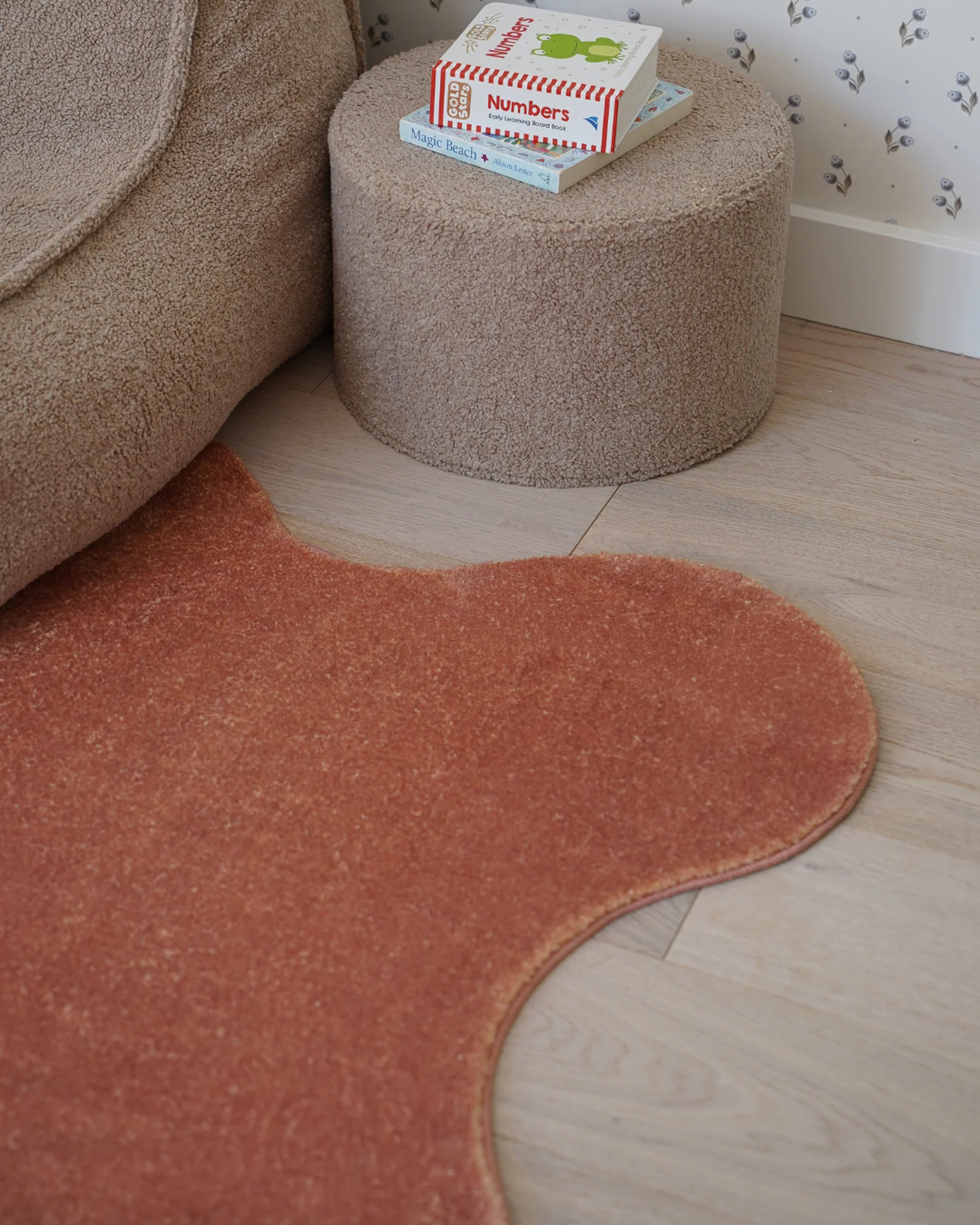Vesta Red Scallop Washable Rug - Image 5