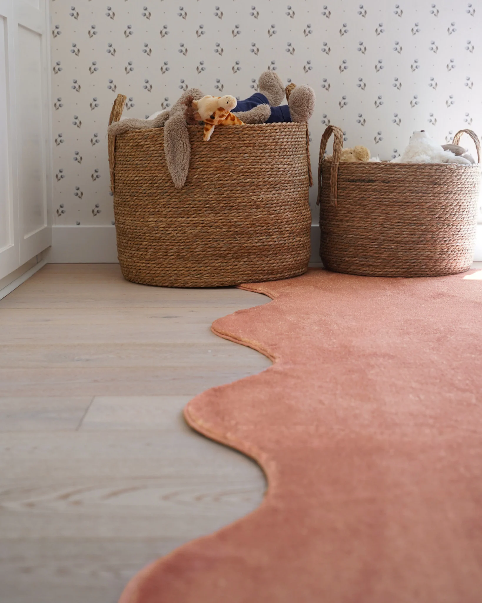 Vesta Red Scallop Washable Rug - Image 6