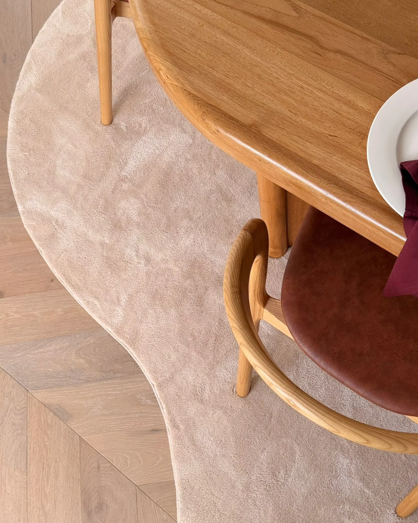 Viveca Beige Irregular Shape Washable Rug - Image 2