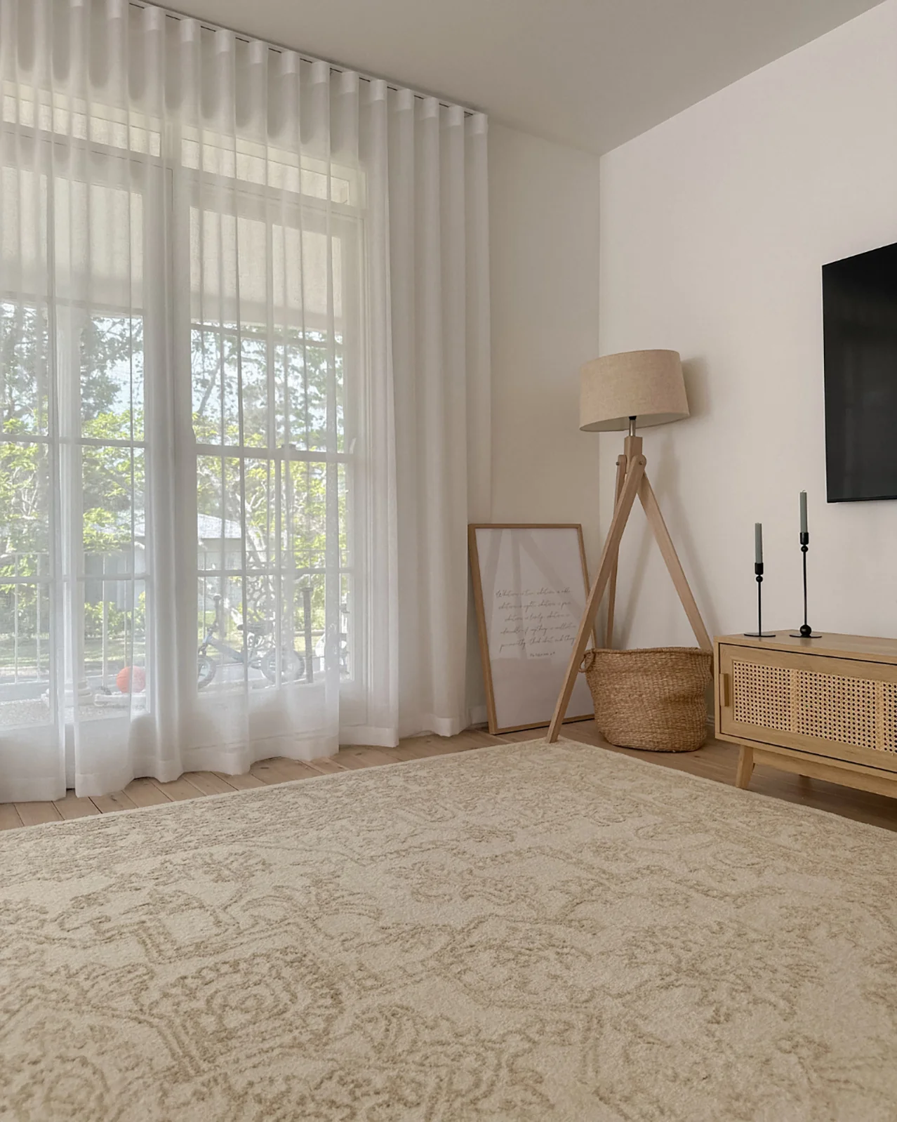 Waleska Ivory Taupe Medallion Tufted Wool Rug - Image 4