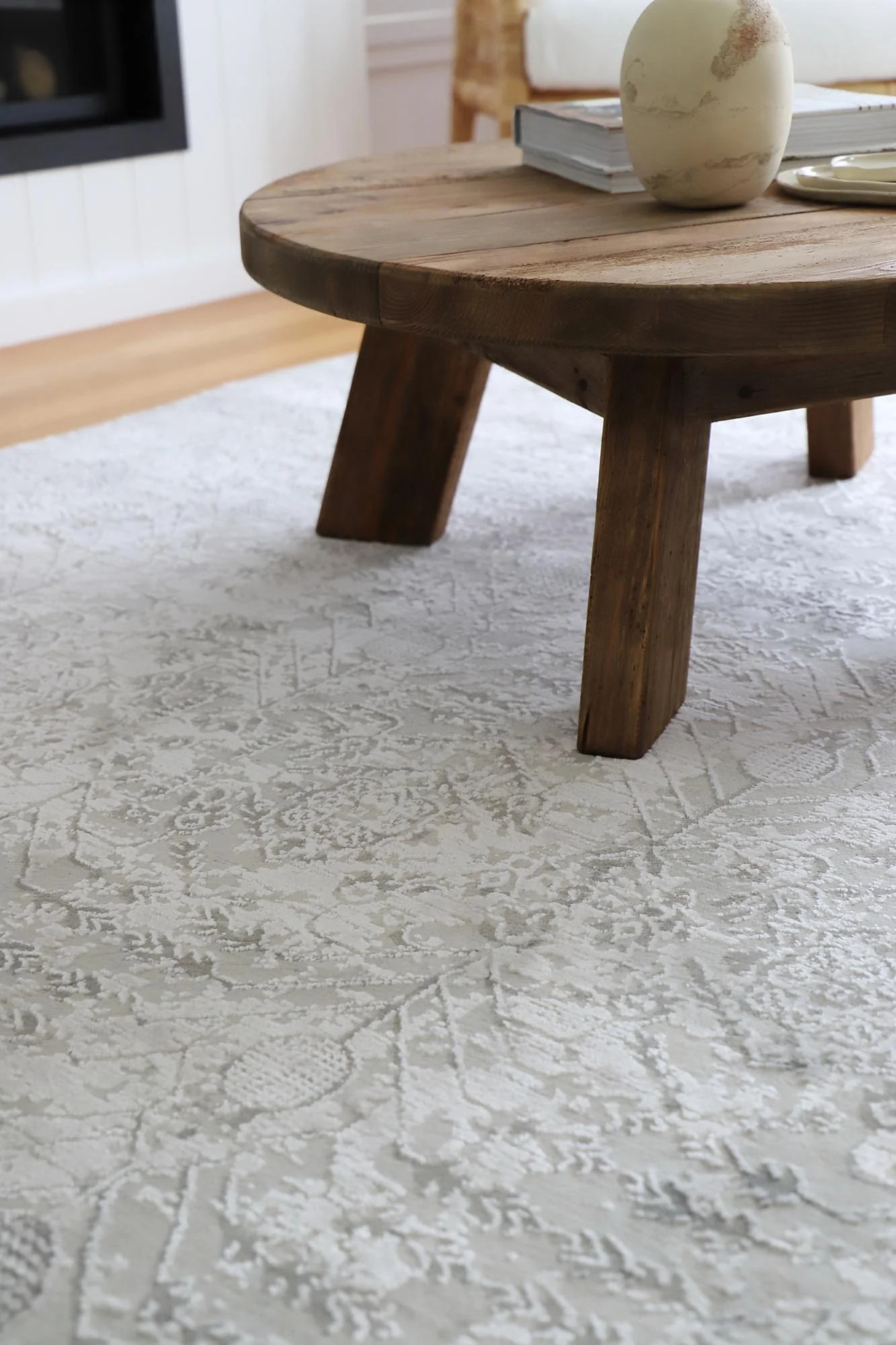 Wilamina Grey and Ivory Distressed Floral Rug - Image 11