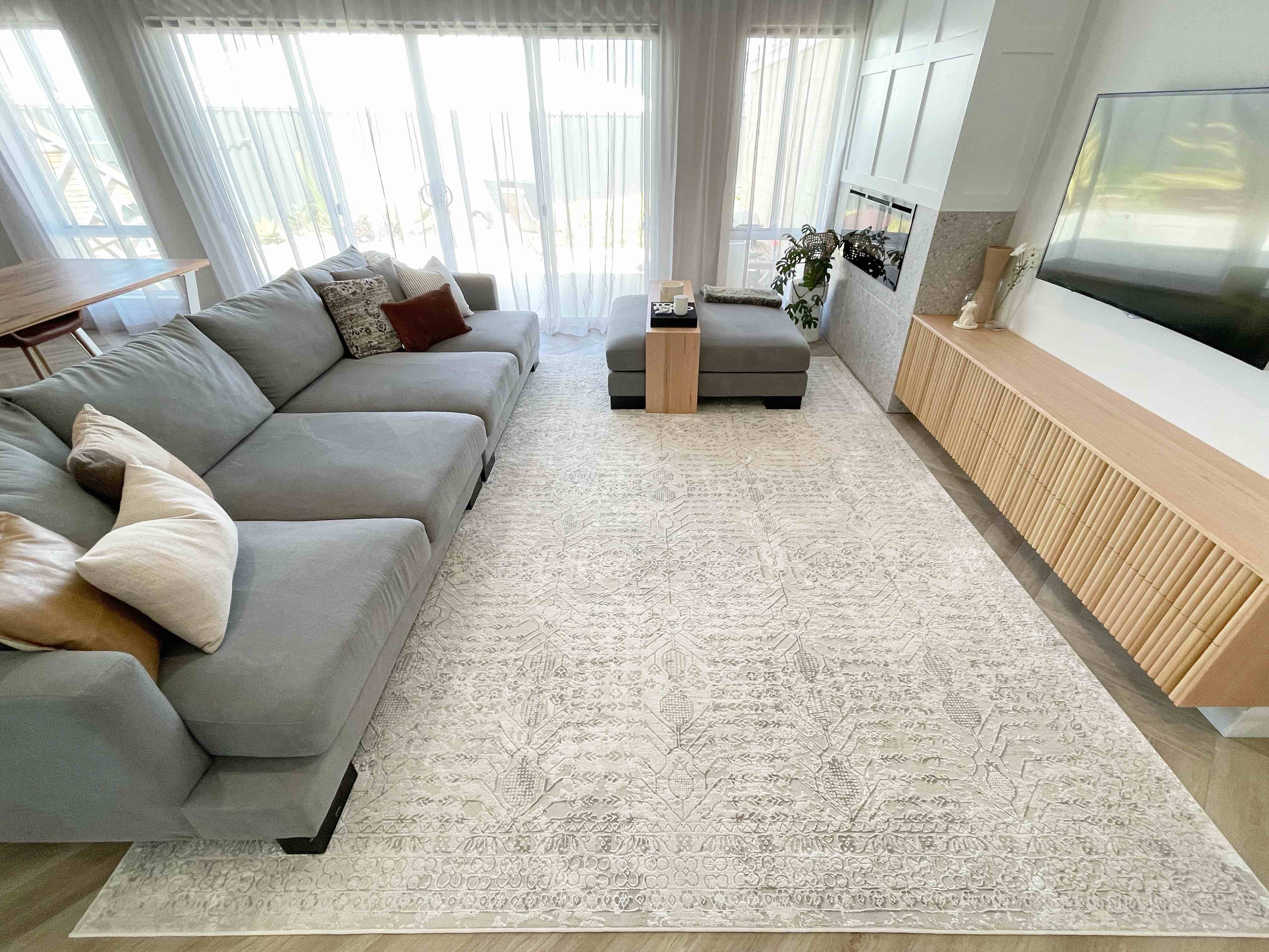 Wilamina Grey and Ivory Distressed Floral Rug - Image 7