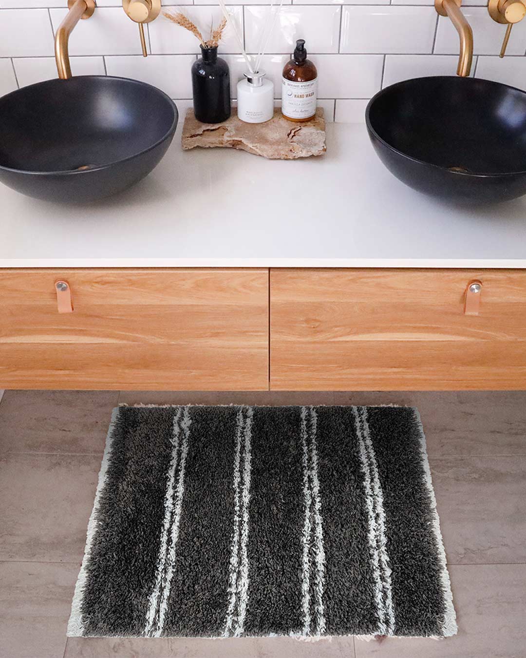 Yara Charcoal Grey And Ivory Shag Indoor Mat - Image 2