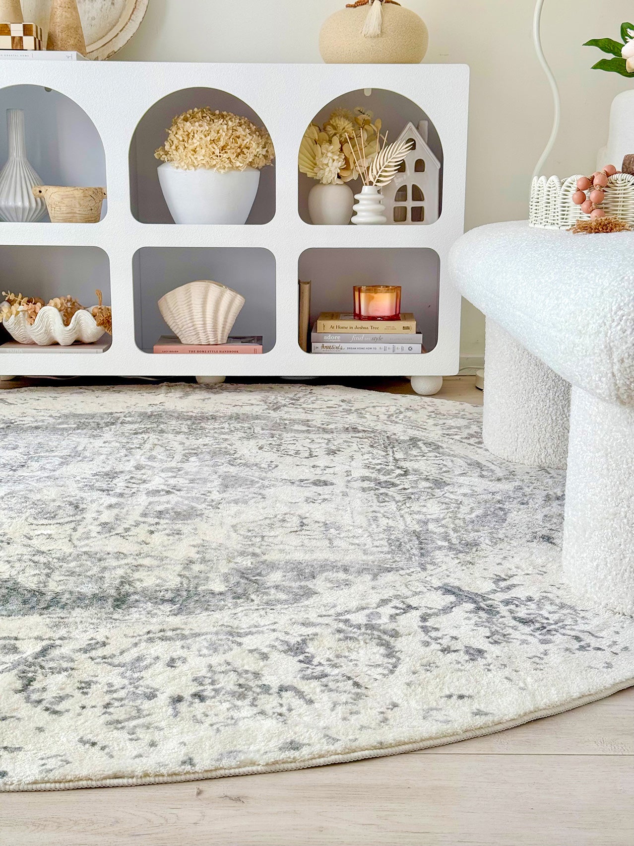 Yelina Cream and Grey Distressed Washable Round Rug - Image 4