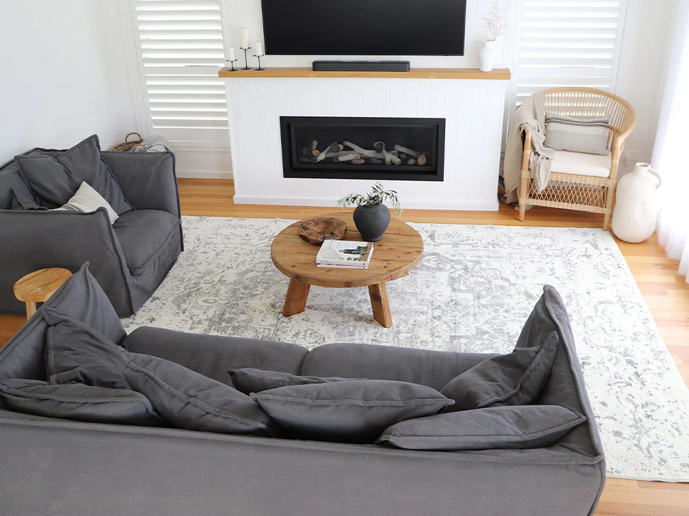 Yelina Cream and Grey Distressed Washable Rug - Image 3
