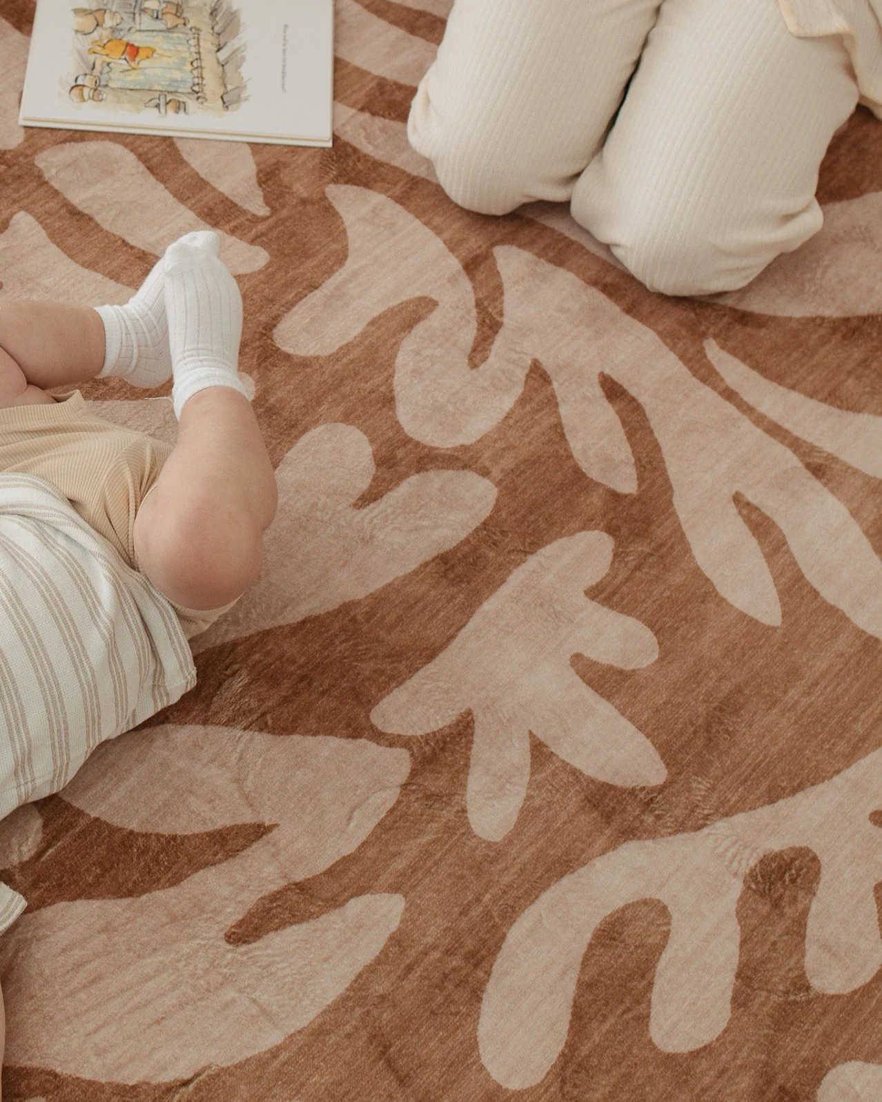 Yuri Brown Leaves Rollie Pollie Round Playmat - Image 2
