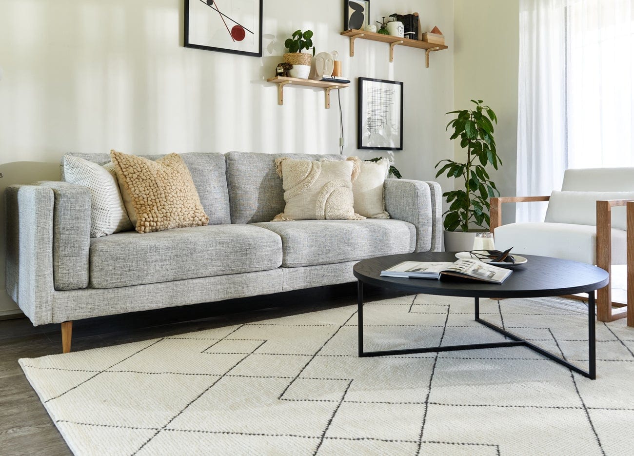 Zane Ivory Tribal Pattern Wool Rug - Image 3
